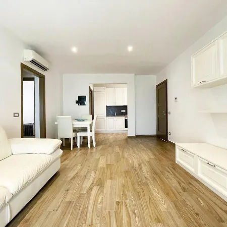 Apartment Pgs Immobiliare Srls Casa Valori 02 Trilocale Con Terrazza Attrezzata La Maddalena *